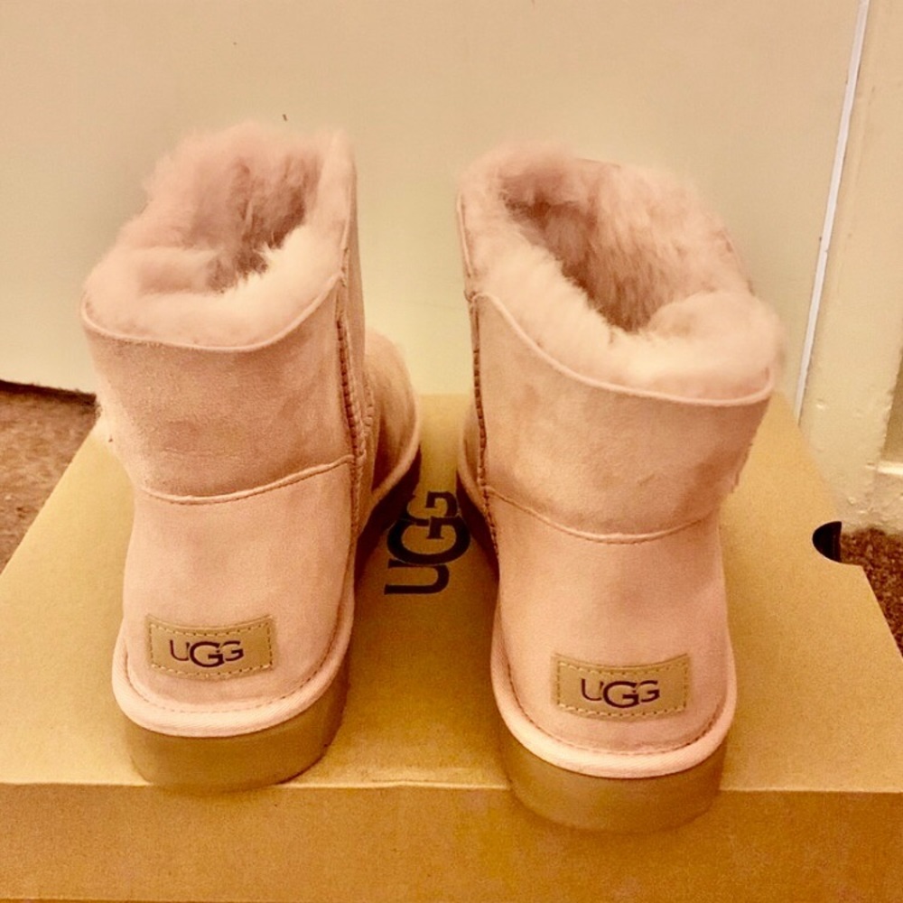 UGG Pink mini Bailey- ankle length boot NWT